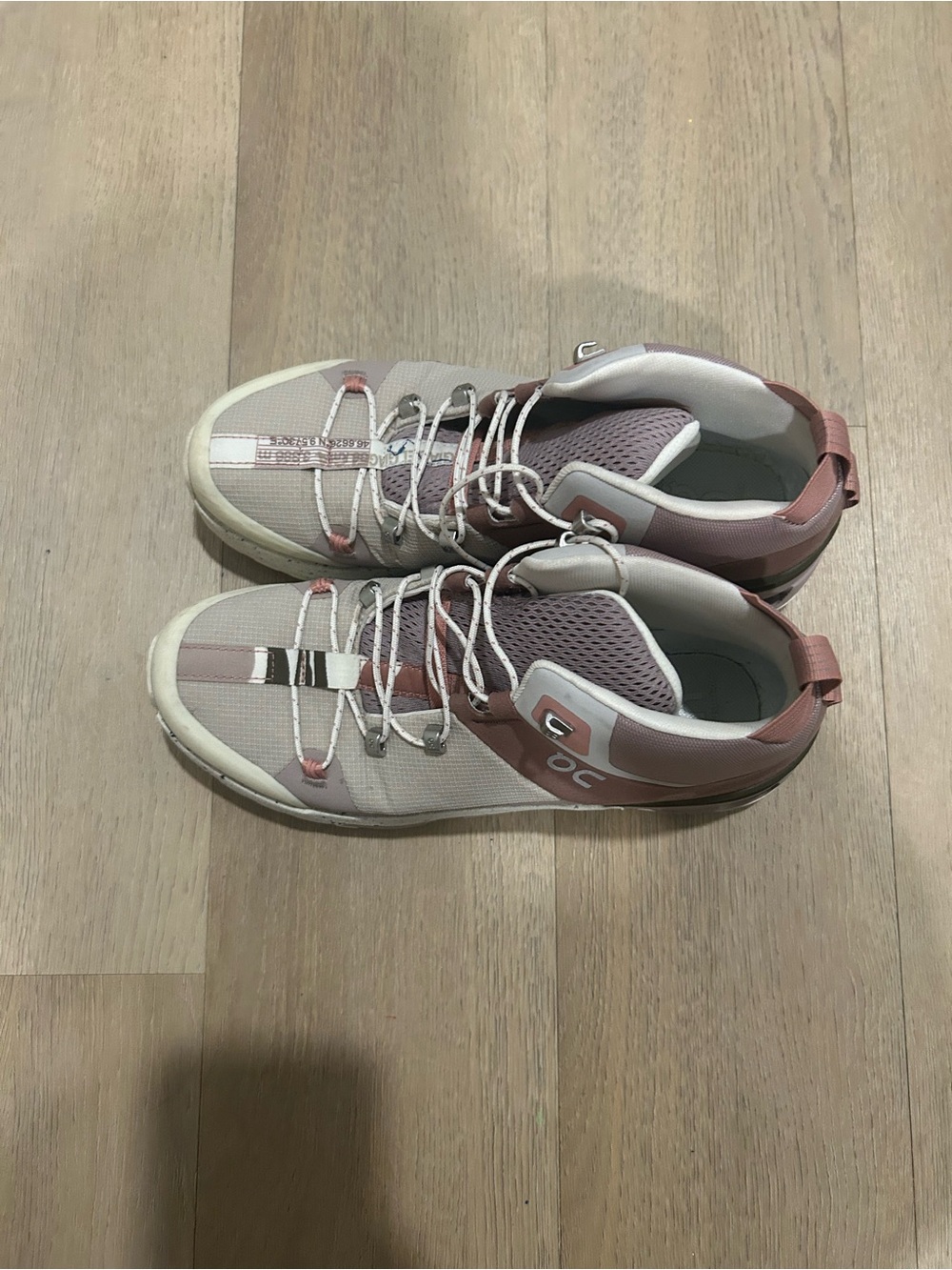 On Running Running womens Cloudnova hiking Sneakers - Pink/White